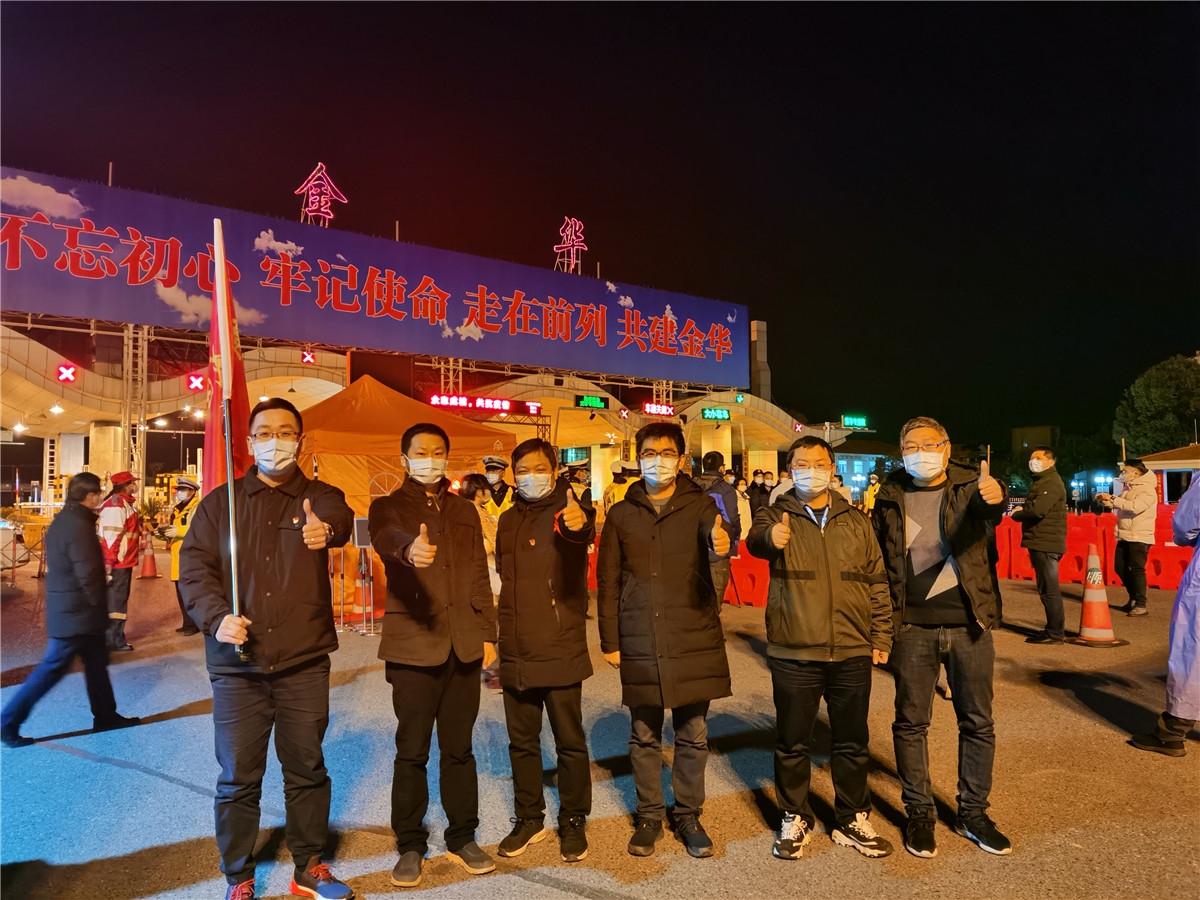 黨員先隊(duì)日夜堅守抗疫一線